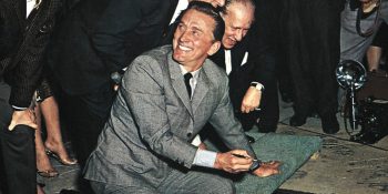 sławny amerykański aktor Kirk Douglas obchodzi 100 urodziny
