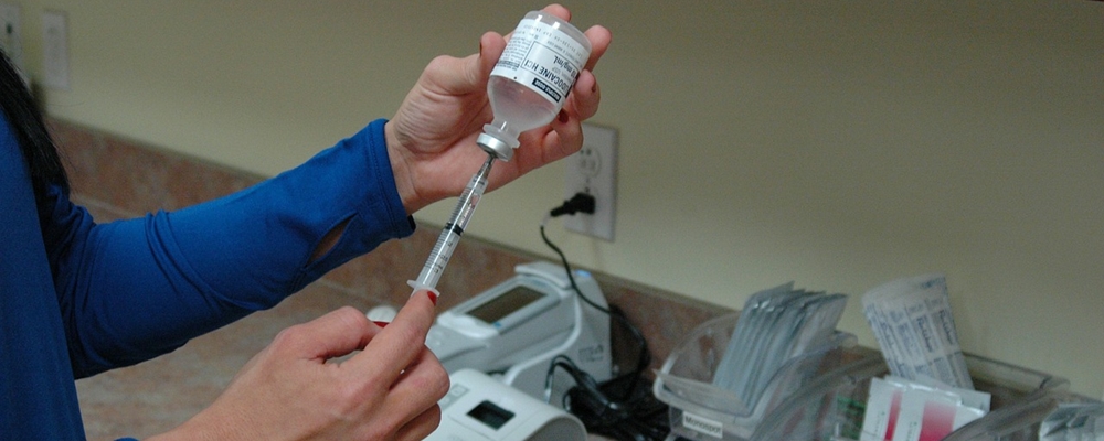 Bezpłatne szczepienia przeciw grypie dla seniorów z Białegostoku