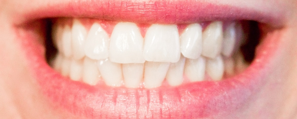 Wpływ chorej tarczycy na stan zębów