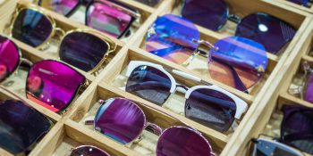 Jak wybrać okulary przeciwsłoneczne dla seniora