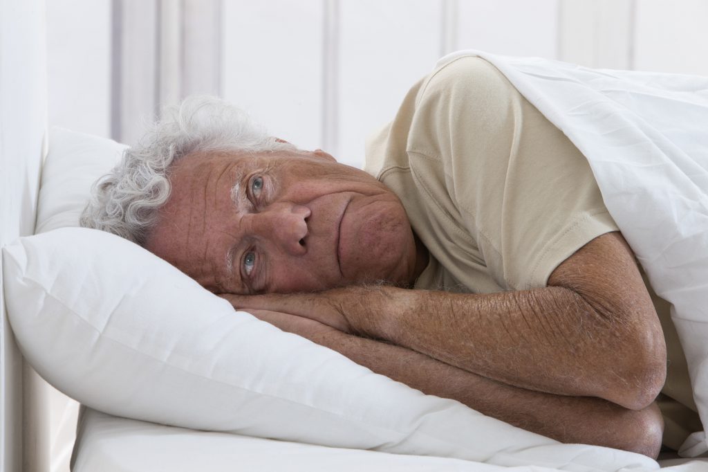 Bezsenność – spędza sen z powiek seniorowi i opiekunowi