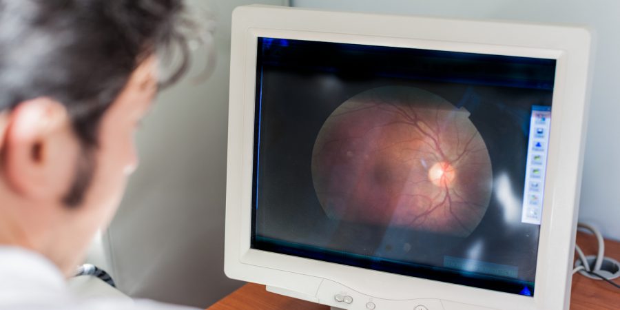 Zwyrodnienie plamki żółtej – co robić, gdy cierpi wzrok seniora
