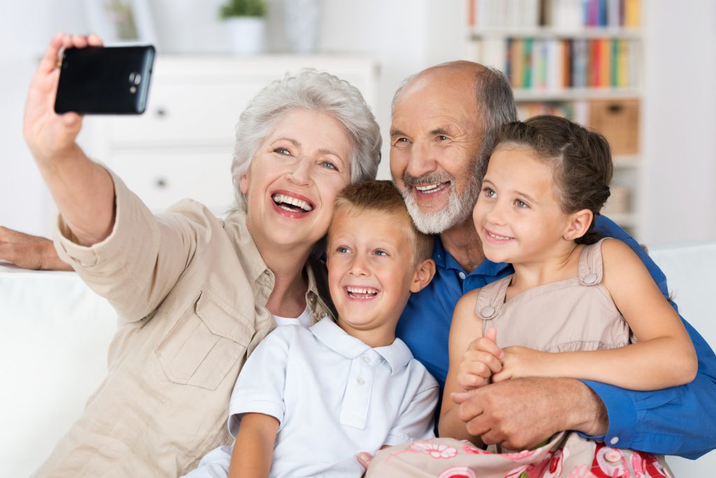 Jak uregulować kontakt dziadków z wnukami