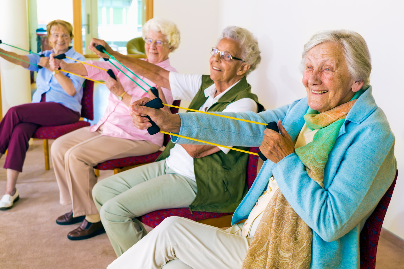 Objawy i zapobieganie zmniejszeniu oraz osłabieniu siły mięśni u seniorów