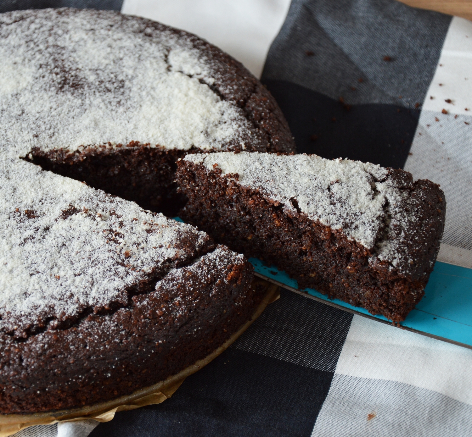 Ciasto czekoladowo-orzechowe bez mąki. Doskonałe!