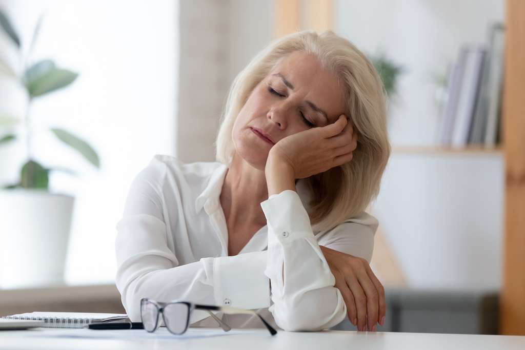 Nie tylko bezsenność uniemożliwia odpoczynek – sprawdź możliwe zaburzenia snu!
